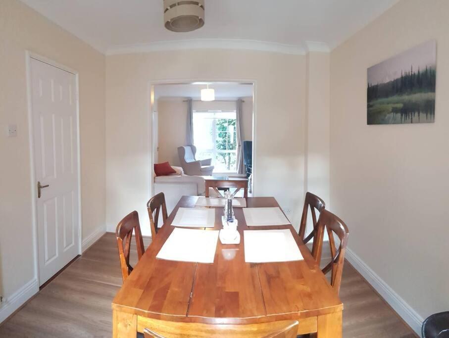3 Bedroom 3 Bathroom House, Dublin Лукан Екстер'єр фото